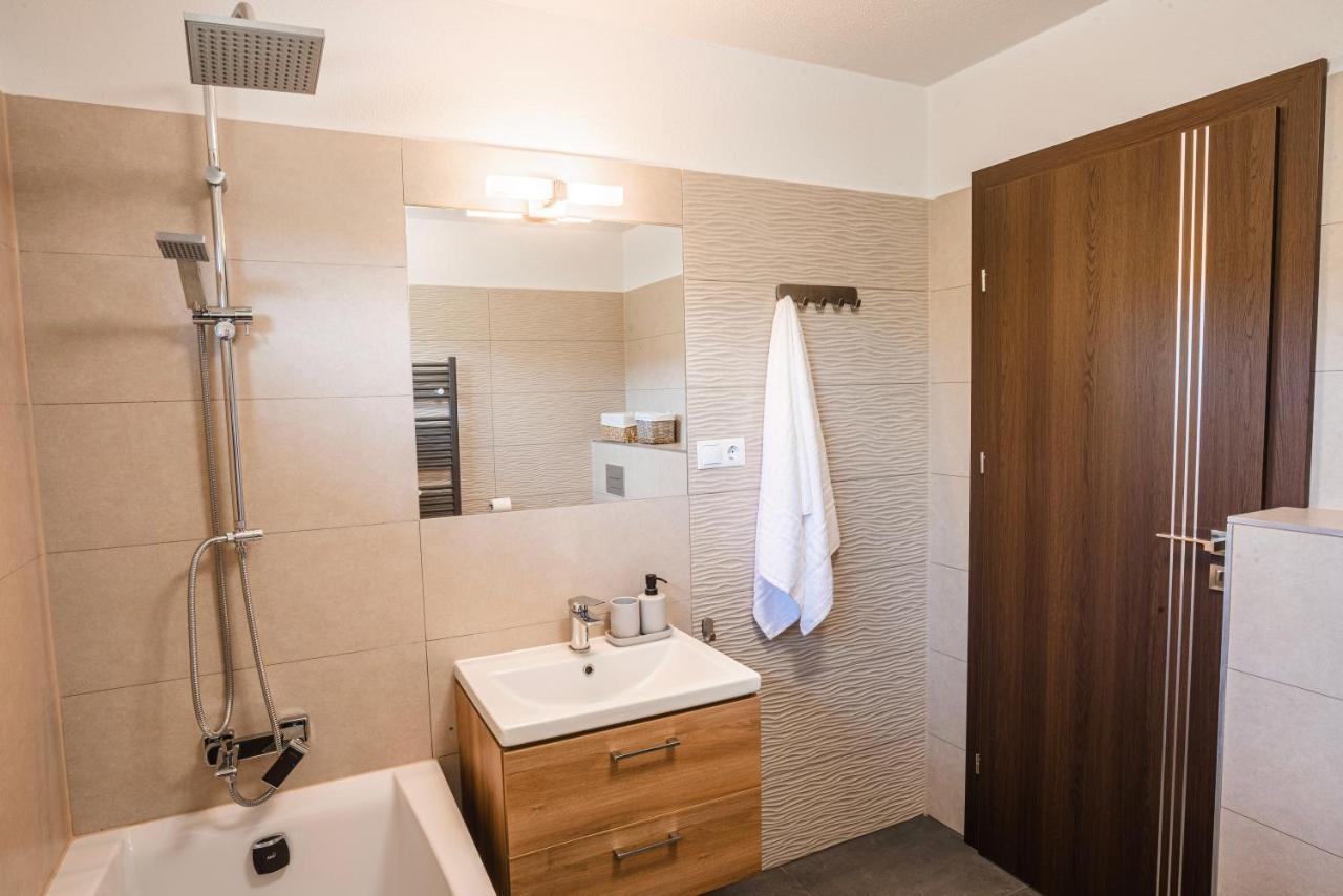 Bazalt Apartments ミエルクレア＝チュク エクステリア 写真
